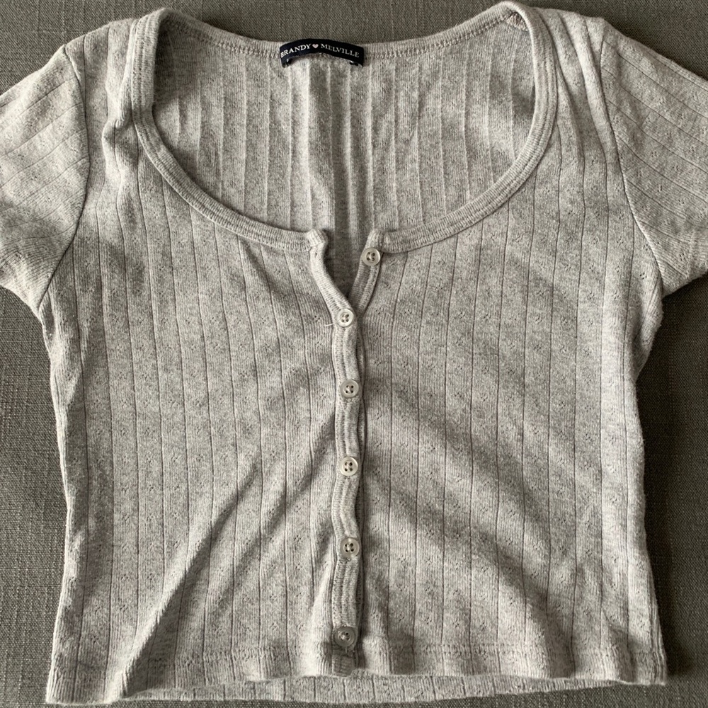 BRANDY MELVILLE TOP
